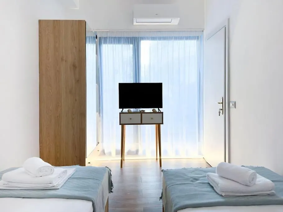 Saint 40 Suites Premium Flat Sarande 0*,  Albania