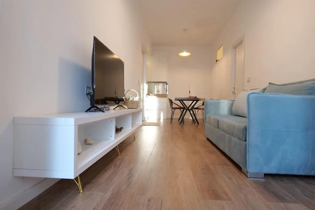 Saint 40 Suites Premium Flat Sarande Holiday home